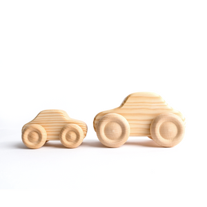 Das DreamTeam: Holzspielzeug Autos für Papa und Kind, fair und nachhaltig in Deutschland produziert